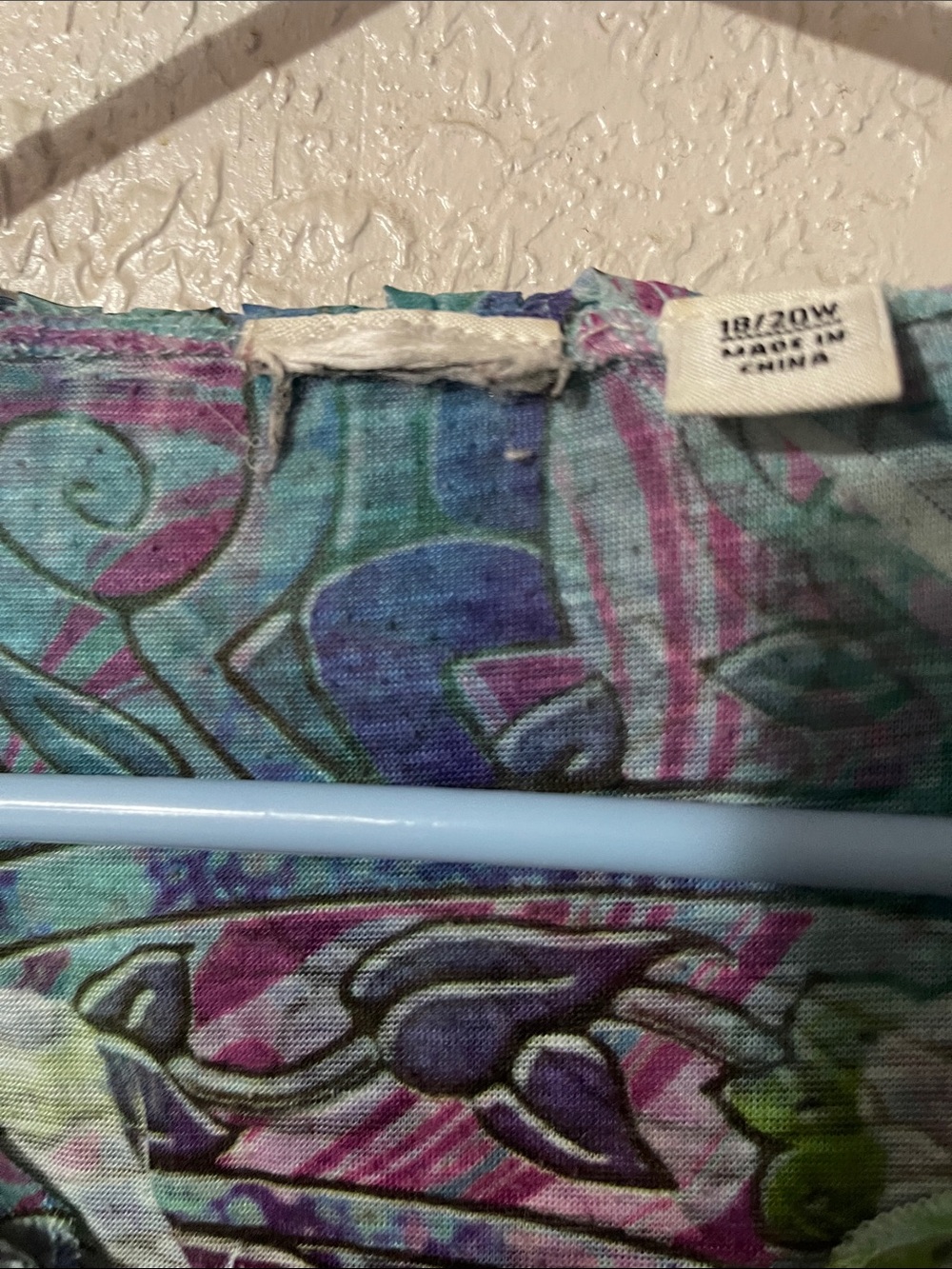 Source Unknown Purple and Teal Abstract V-Neck Tank - Picture 3 of 4